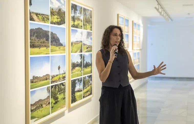 Teresa Arozena reflexiona en ‘Kanarische Landschafte’ sobre el paisaje canario y el turismo