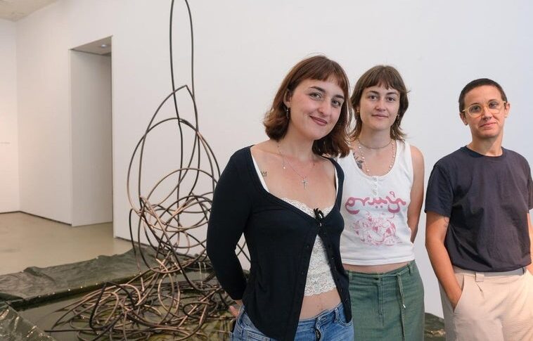 Ana Estrada, Andrea Allgayer y Marina Sunyer exhiben ‘Súper Doblado’