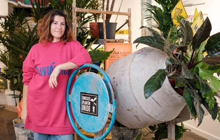 Ana Beltrá convierte el jardín de la Casa-Museo Antonio Padrón en un altar vegetal