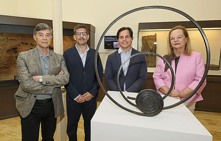 La Fundación Martín Chirino y El Museo Canario intercambian piezas