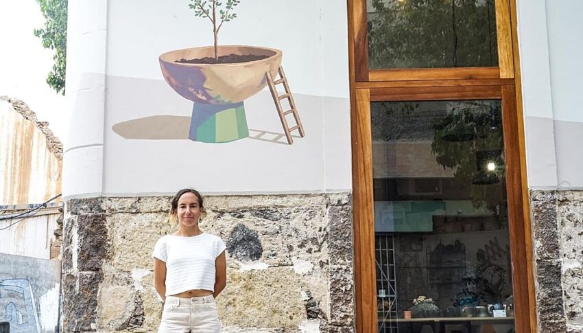 Irene León convierte una fachada de Arenales en un paisaje de futuro
